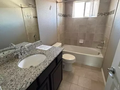 Bath - 1195 Green Mountain Rd, Windsor, CO 80550 photo 1 of 4