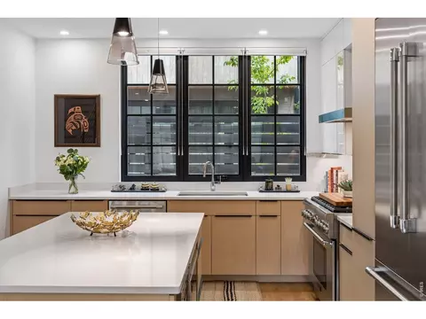 Kitchen - 2128 Pearl St #B, Boulder, CO 80302 photo 6 of 8