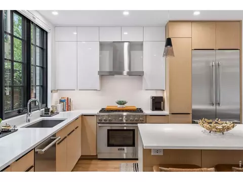 Kitchen - 2128 Pearl St #B, Boulder, CO 80302 photo 3 of 8