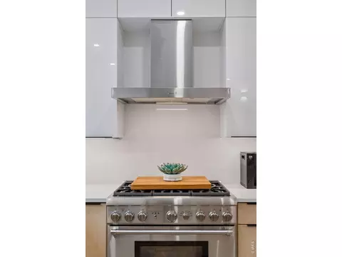 Kitchen - 2128 Pearl St #B, Boulder, CO 80302 photo 5 of 8