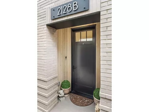 Entry Way - 2128 Pearl St #B, Boulder, CO 80302 photo 1 of 3