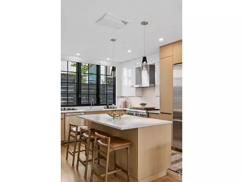 Kitchen - 2128 Pearl St #B, Boulder, CO 80302 photo 4 of 8