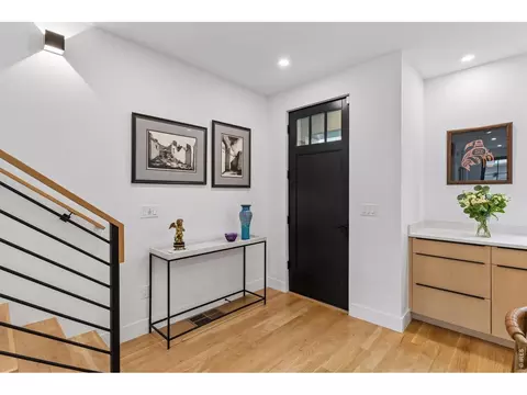 Entry Way - 2128 Pearl St #B, Boulder, CO 80302 photo 2 of 3
