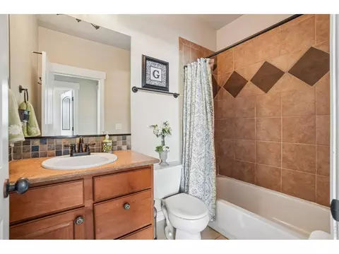 Bath - 485 Wind River Dr, Windsor, CO 80550 photo 4 of 5