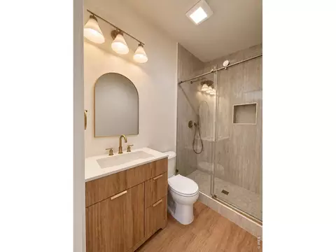 Bath - 2253 Smith Dr, Longmont, CO 80501 photo 2 of 10