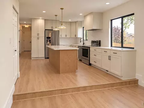 Kitchen - 2253 Smith Dr, Longmont, CO 80501 photo 4 of 5