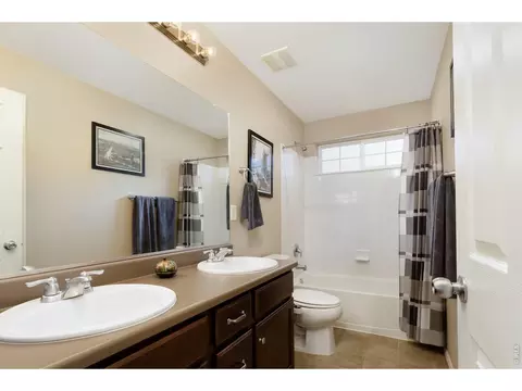 Bath - 8709 Tack St, Longmont, CO 80504 photo 7 of 10