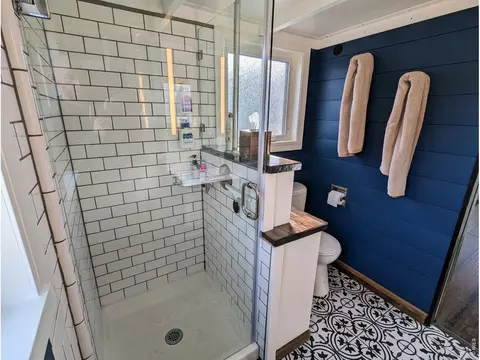 Bath - 560 Emerson Gulch Rd, Boulder, CO 80302 photo 1 of 3