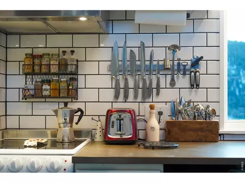 Kitchen - 560 Emerson Gulch Rd, Boulder, CO 80302 photo 2 of 4