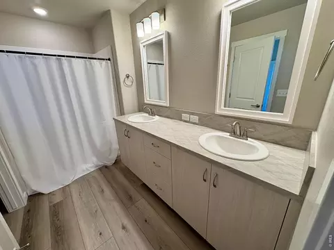 Bath - 333 Pyramid Peak St, Berthoud, CO 80513 photo 1 of 2