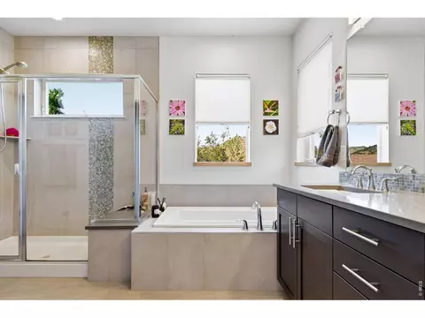 Bath - 340 Mcconnell Dr, Lyons, CO 80540 photo 2 of 4