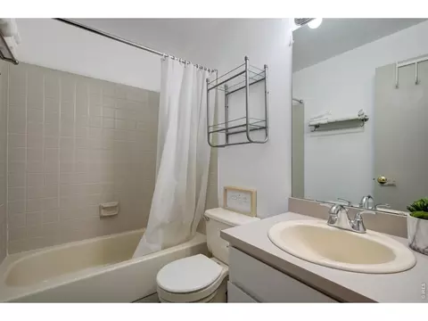 Bath - 2711 Mapleton Ave #1, Boulder, CO 80304 photo 1 of 1