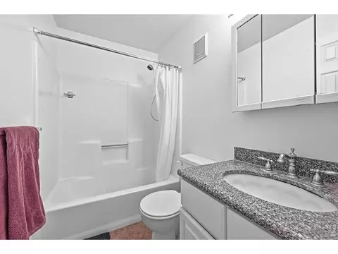 Bath - 948 North St #17, Boulder, CO 80304 photo 1 of 2