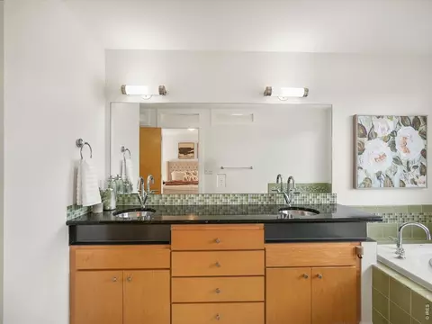 Bath - 1461 Zamia Ave, Boulder, CO 80304 photo 2 of 5