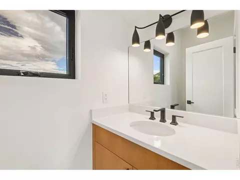 Bath - 1170 Violet Ave, Boulder, CO 80304 photo 4 of 4