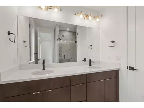 Bath - 1160 Violet Ave, Boulder, CO 80304 photo 2 of 4