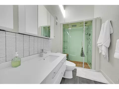 Bath - 1749 Alpine Ave #10, Boulder, CO 80304 photo 3 of 3