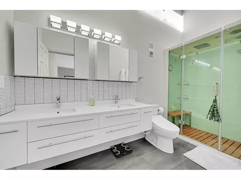 Bath - 1749 Alpine Ave #10, Boulder, CO 80304 photo 2 of 3