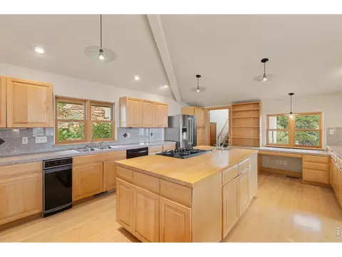 Kitchen - 6196 Red Hill Rd, Boulder, CO 80302 photo 2 of 8