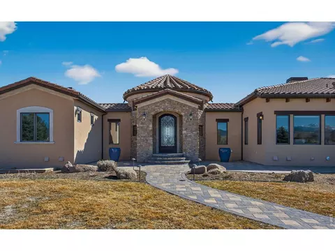 Exterior - 2102 Shoreside Dr, Berthoud, CO 80513 photo 3 of 8