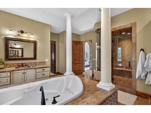 Bath - 2102 Shoreside Dr, Berthoud, CO 80513 photo 2 of 3