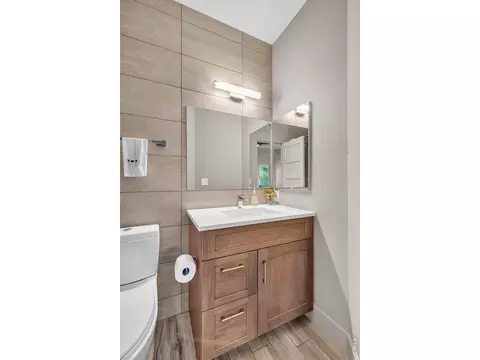 Bath - 350 15th St, Boulder, CO 80302 photo 6 of 8