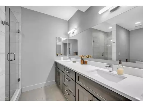 Bath - 350 15th St, Boulder, CO 80302 photo 7 of 8