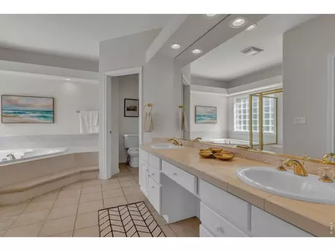 Bath - 4324 Clay Commons Ct, Boulder, CO 80303 photo 1 of 4