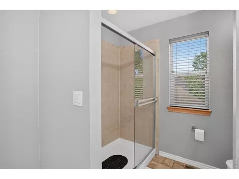 Bath - 103 Bohn Ct, Lyons, CO 80540 photo 3 of 4