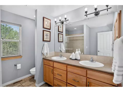 Bath - 103 Bohn Ct, Lyons, CO 80540 photo 2 of 4