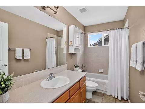 Bath - 103 Bohn Ct, Lyons, CO 80540 photo 4 of 4