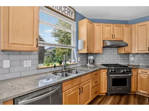 Kitchen - 103 Bohn Ct, Lyons, CO 80540 photo 3 of 5
