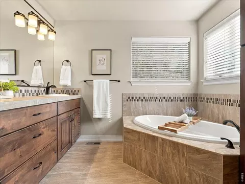 Bath - 5895 Bromborough Dr, Windsor, CO 80550 photo 3 of 7