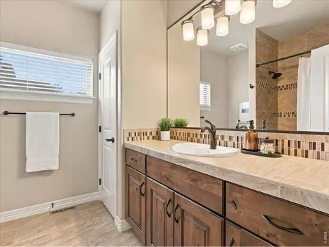 Bath - 5895 Bromborough Dr, Windsor, CO 80550 photo 7 of 7