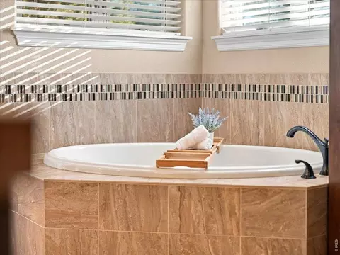 Bath - 5895 Bromborough Dr, Windsor, CO 80550 photo 5 of 7