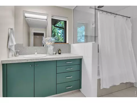 Bath - 3979 Springleaf Ln, Boulder, CO 80304 photo 4 of 4