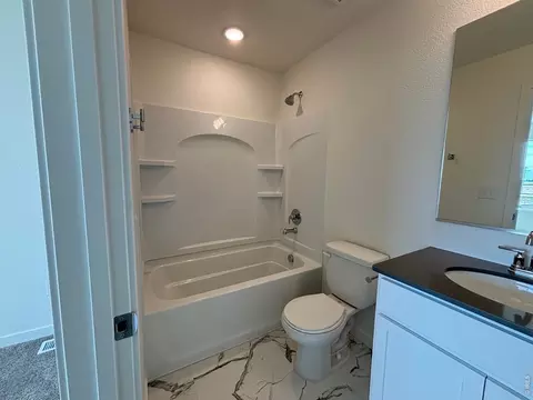 Bath - 604 Cheyenne Trl #A4, Ault, CO 80610 photo 2 of 5