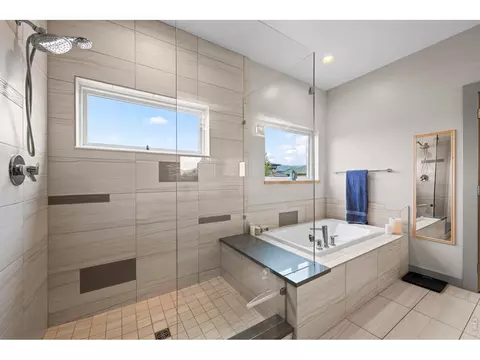 Bath - 4616 Sunnyside Pl, Boulder, CO 80301 photo 4 of 7