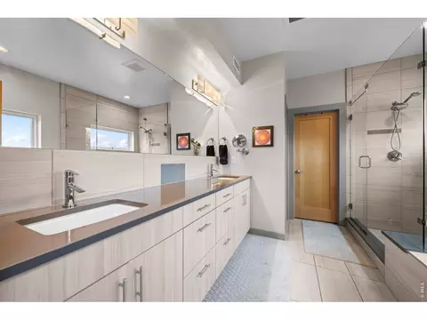 Bath - 4616 Sunnyside Pl, Boulder, CO 80301 photo 2 of 7