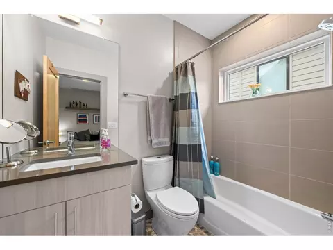 Bath - 4616 Sunnyside Pl, Boulder, CO 80301 photo 7 of 7