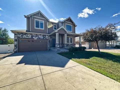 526 W 64th St, Loveland, CO 80538