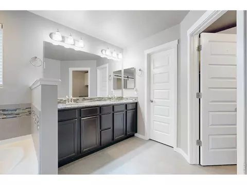 Bath - 2149 74th Ave Ct, Greeley, CO 80634 photo 3 of 7