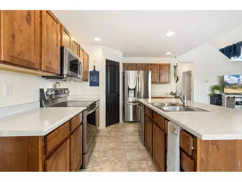 Kitchen - 1802 104th Ave, Greeley, CO 80634 photo 4 of 4