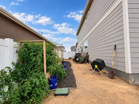 Exterior - 1802 104th Ave, Greeley, CO 80634 photo 5 of 5