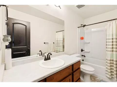 Bath - 1802 104th Ave, Greeley, CO 80634 photo 3 of 3