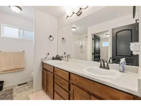 Bath - 1802 104th Ave, Greeley, CO 80634 photo 2 of 3