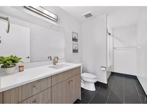 Bath - 2718 Pine St #205, Boulder, CO 80302 photo 4 of 5