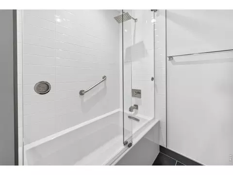 Bath - 2718 Pine St #205, Boulder, CO 80302 photo 5 of 5