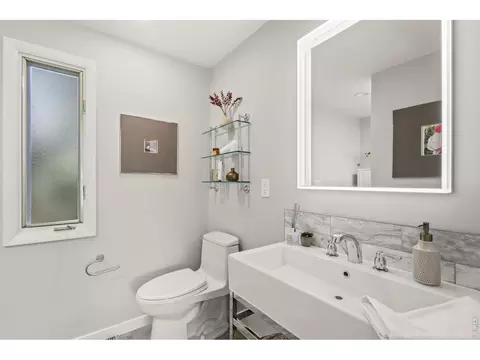 Bath - 2750 Vassar Dr, Boulder, CO 80305 photo 2 of 6