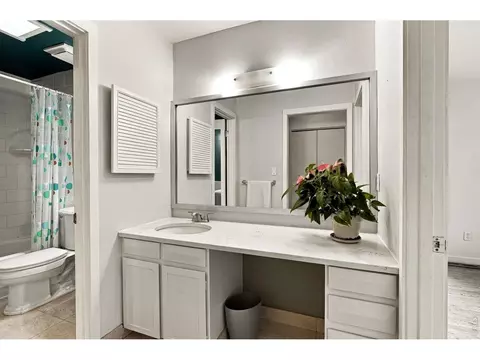 Bath - 3575 19th St, Boulder, CO 80304 photo 1 of 4